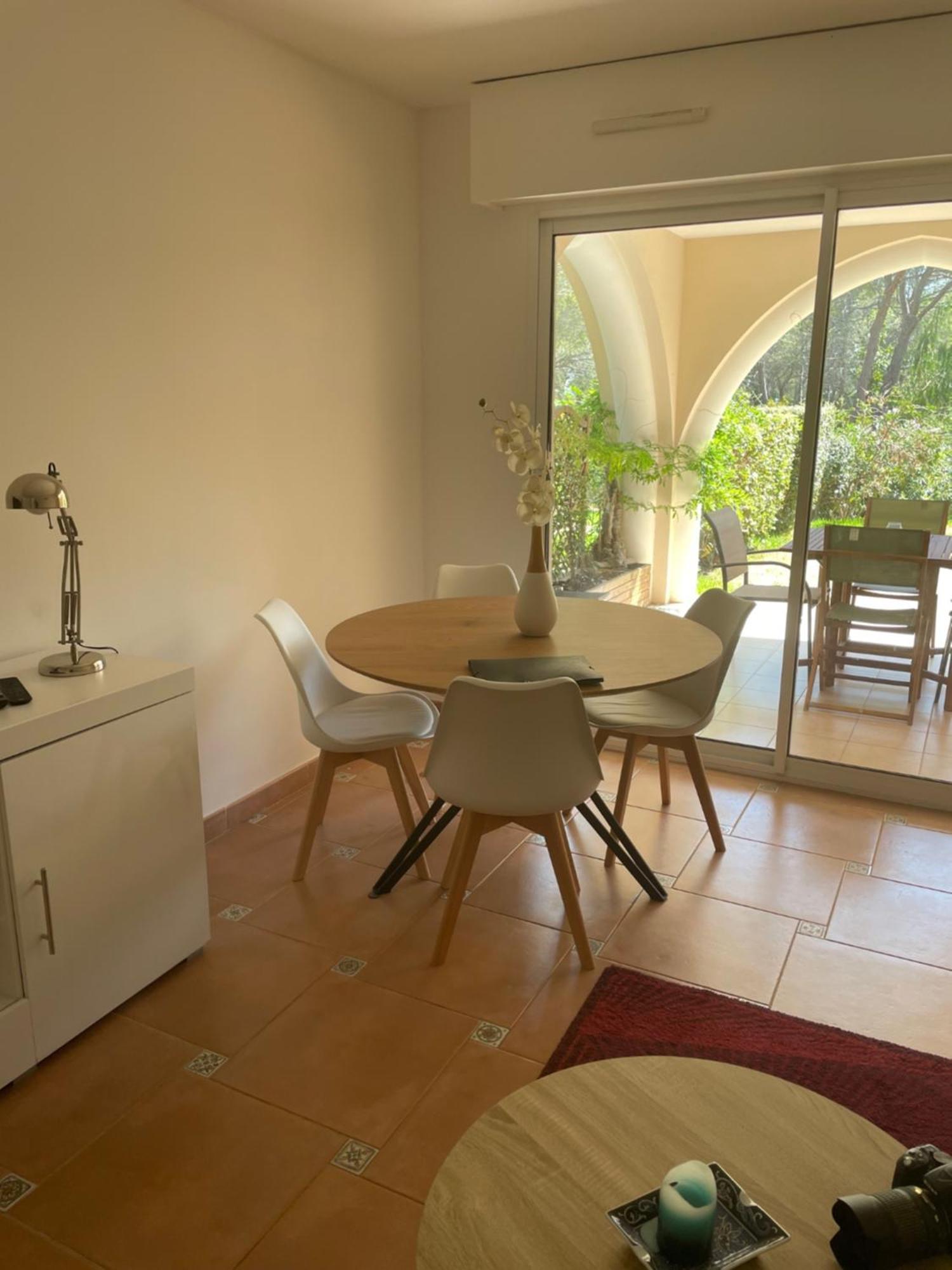 2 Pieces Saint Raphael Renove, Classe 4 Etoiles, 100 M Plages, Piscine, Tennis, Parc, Terrasse, Jardin Privatif المظهر الخارجي الصورة