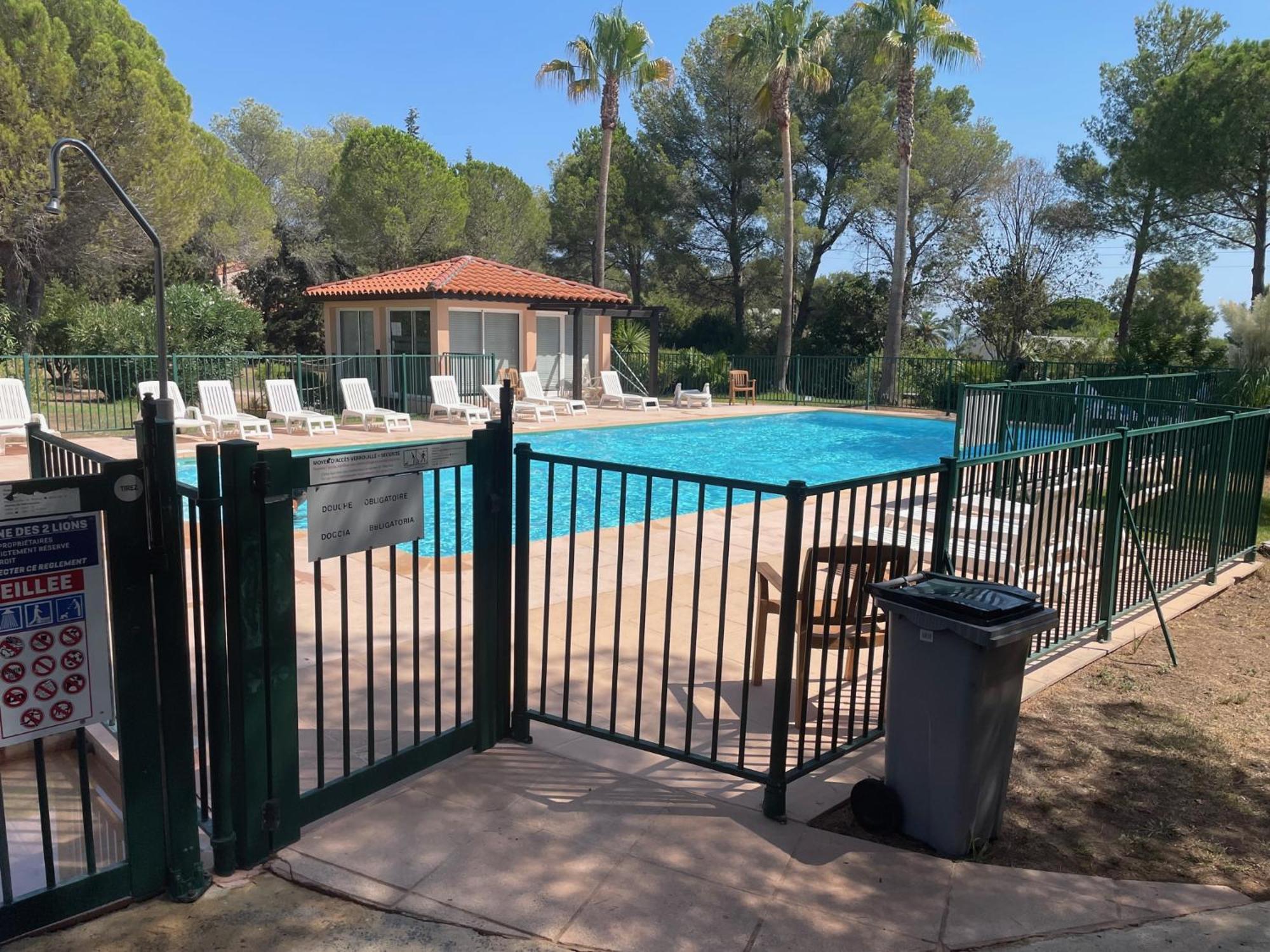 2 Pieces Saint Raphael Renove, Classe 4 Etoiles, 100 M Plages, Piscine, Tennis, Parc, Terrasse, Jardin Privatif المظهر الخارجي الصورة