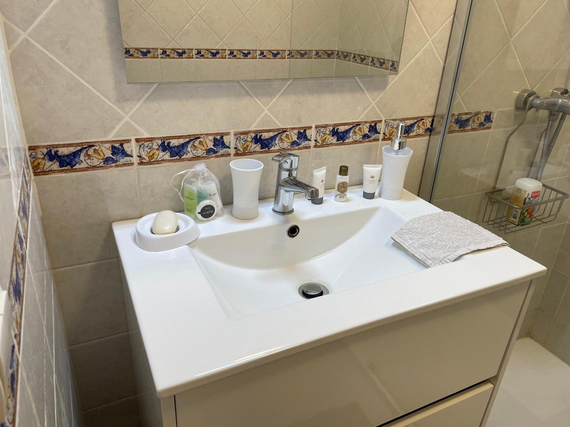 2 Pieces Saint Raphael Renove, Classe 4 Etoiles, 100 M Plages, Piscine, Tennis, Parc, Terrasse, Jardin Privatif المظهر الخارجي الصورة