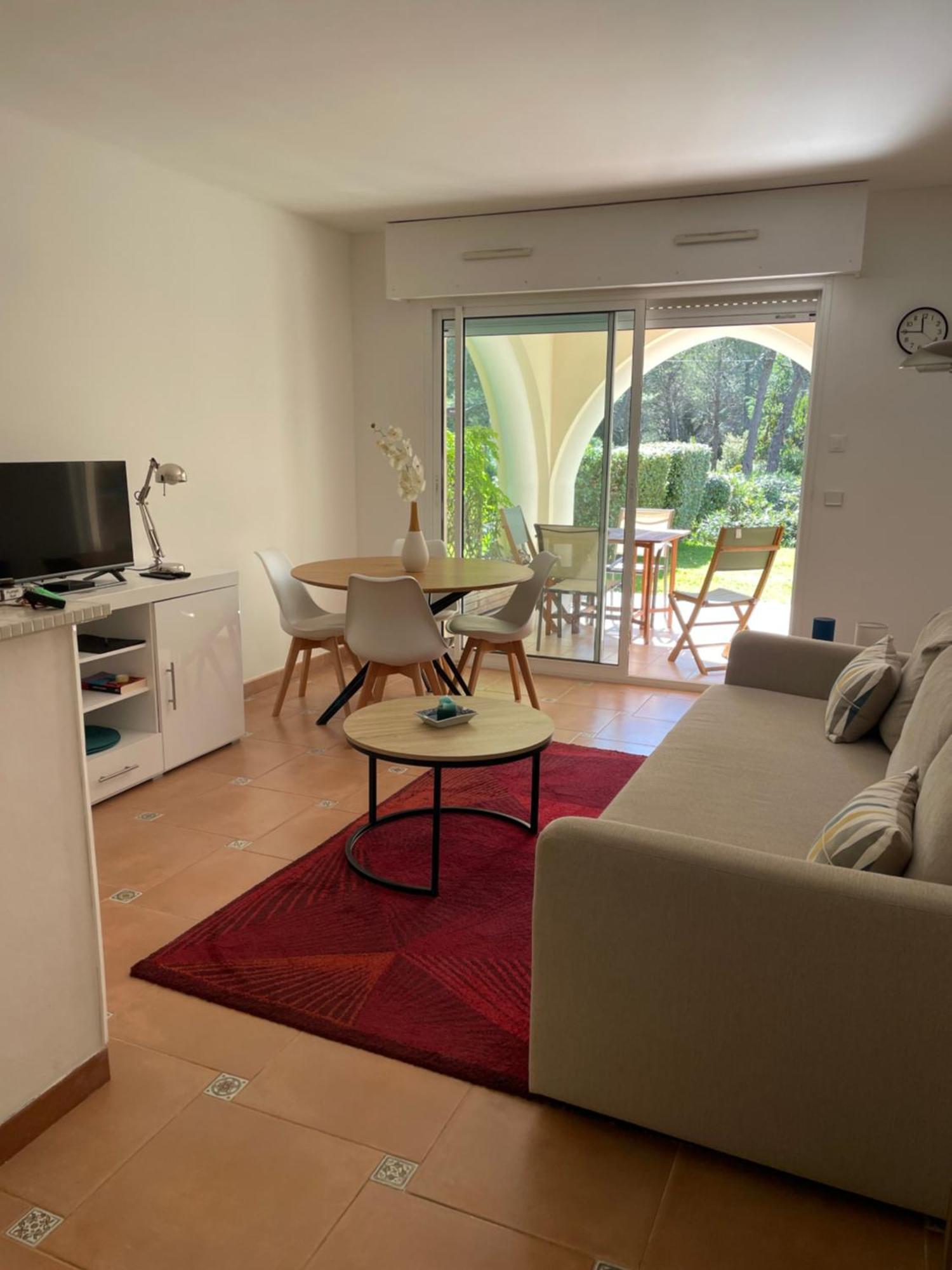2 Pieces Saint Raphael Renove, Classe 4 Etoiles, 100 M Plages, Piscine, Tennis, Parc, Terrasse, Jardin Privatif المظهر الخارجي الصورة
